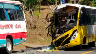 Photo of Chocan dos buses de servicio público: varios lesionados