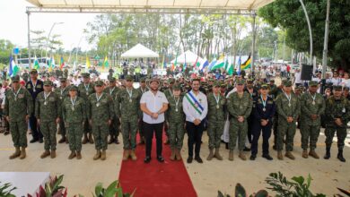 Photo of Córdoba: gobernador entrante y saliente condecoraron a miembros de la Fuerza Pública