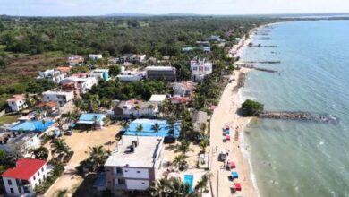 Photo of Comercio costanero en crisis económica por cierre de playas
