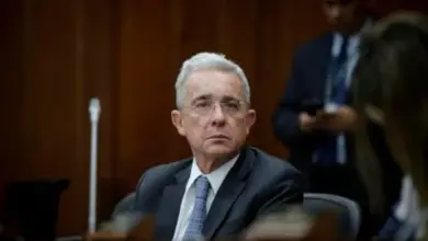 Photo of Audiencia de acusación contra Uribe será entre el 17 y 24 de mayo
