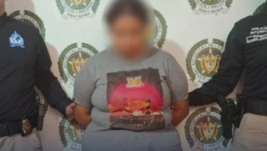 Photo of Mujer fue capturada por someter a sus propias hijas a abusos sexuales y producir material pornográfico infantil para su venta