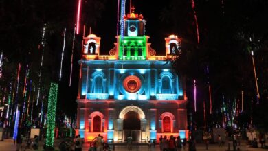 Photo of El Alcalde de Montería, Hugo Kerguelén, y la Gestora Social, Diana Sierra, encendieron las luces navideñas acompañados de centenares de monterianos