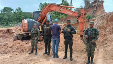 Photo of Policía y Ejército capturan a tres personas por minería ilegal en Tierralta