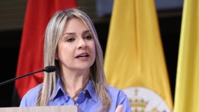 Photo of Vicky Dávila arremete contra la gestión de Petro por la crisis del PAE