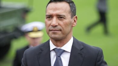 Photo of Pastrana acusa a Petro de ‘desmantelar’ Fuerzas Armadas tras descertificación de EE. UU.