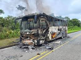 Photo of Incineran bus intermunicipal en medio de hechos violentos