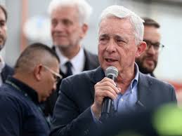 Photo of Corte Suprema confirma libertad de Álvaro Uribe Vélez