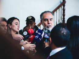Photo of Benedetti calificó de “flojo” al gabinete y habló de reelección de Petro