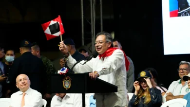 Photo of “Bolívar es el libertador, no el genocida”: Petro responde a críticas por uso de polémica bandera