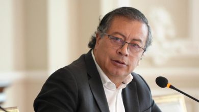 Photo of Petro denuncia persecución contra su hija menor en Suecia tras cuestionamientos sobre su identidad