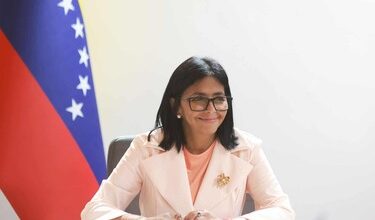 Photo of Venezuela firma acuerdo con General Electric para recuperar su sistema eléctrico